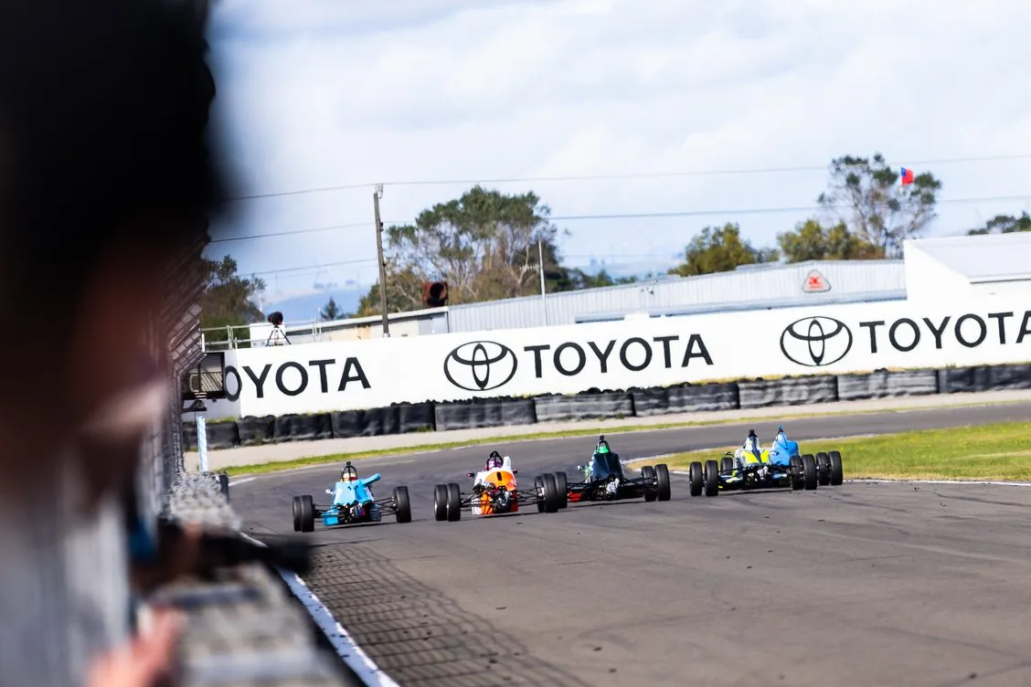 Blake Dowdall in the final-race battle at Manfeild