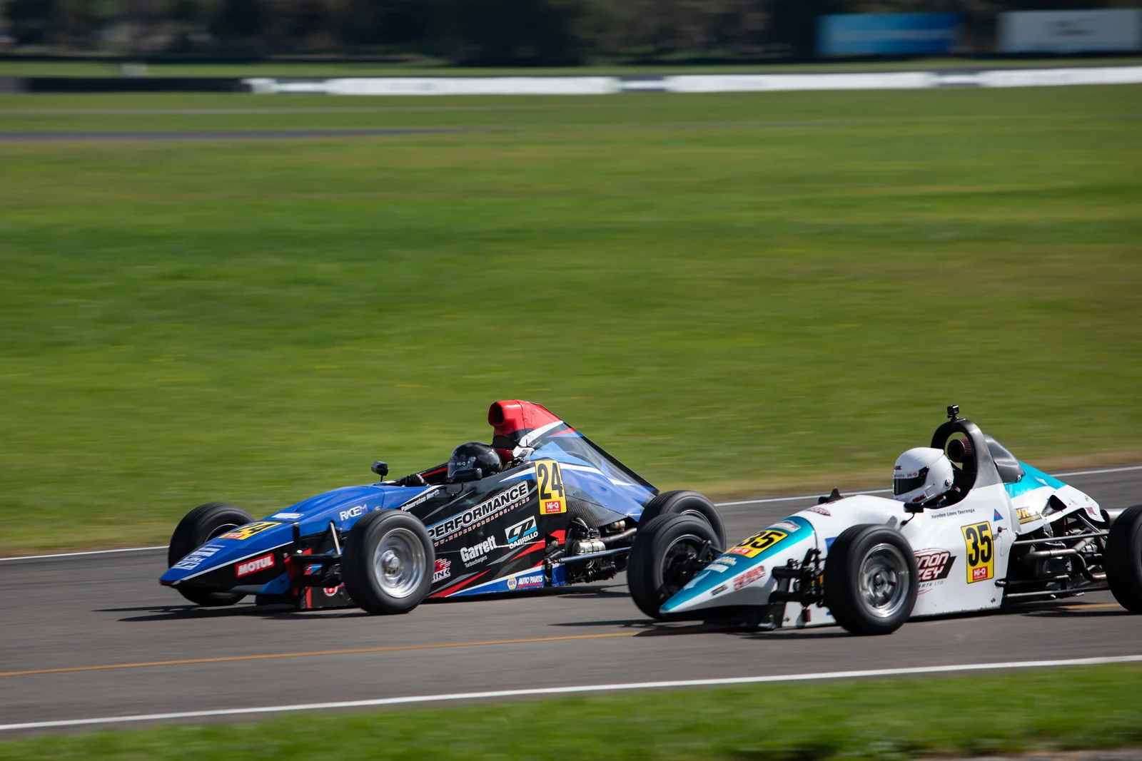 Blake Dowdall battles in the Formula First pack at Manfeild.