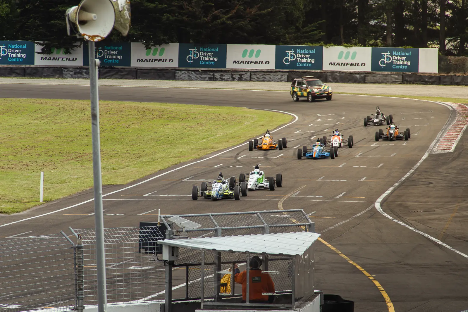Blake Dowdall battles in the Formula Ford pack at Manfeild.