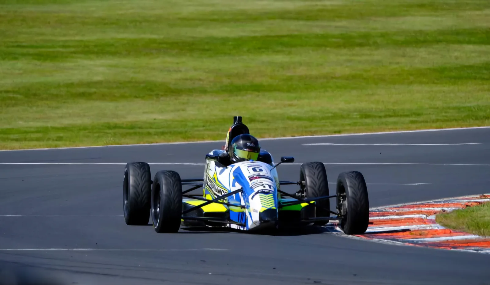 Blake Dowdall racing his #6 Formula Ford at Taupo.