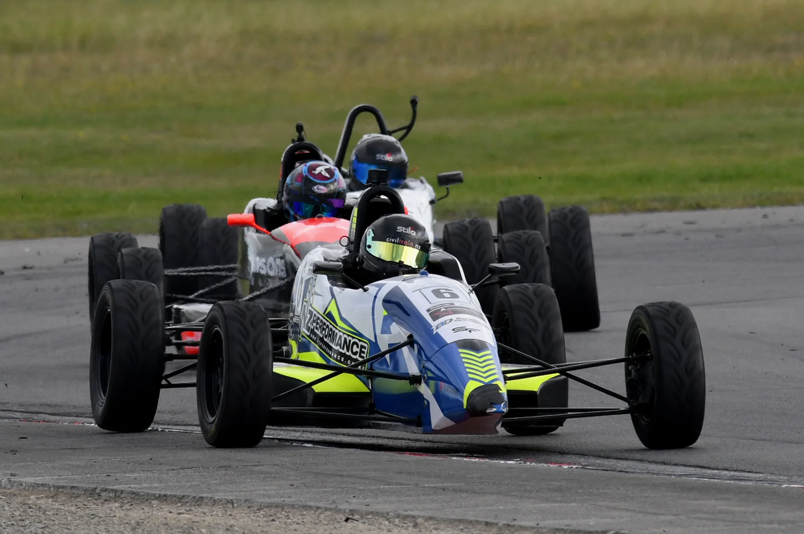Blake Dowdall threads his #6 Formula Ford through a corner at Ruapuna.