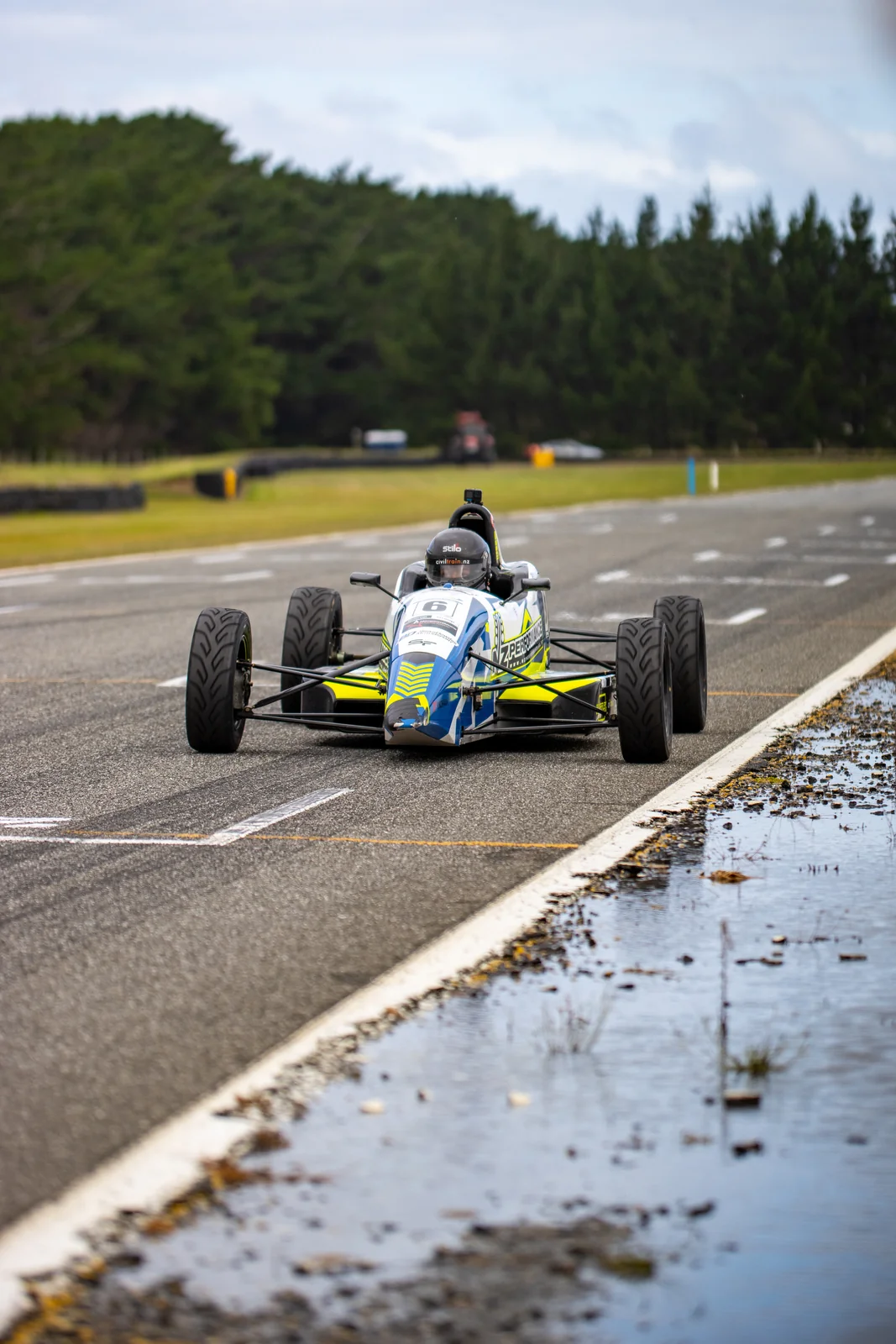 Blake Dowdall racing his #6 Formula Ford at Teretonga Park.