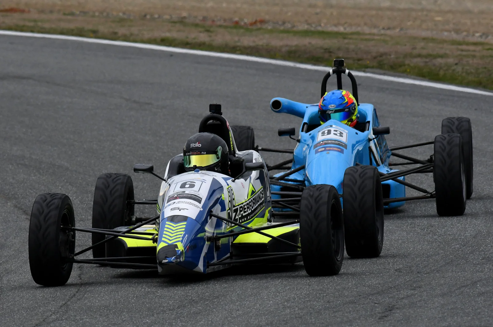 Blake Dowdall threads his #6 Formula Ford through a corner at Teretonga Park.
