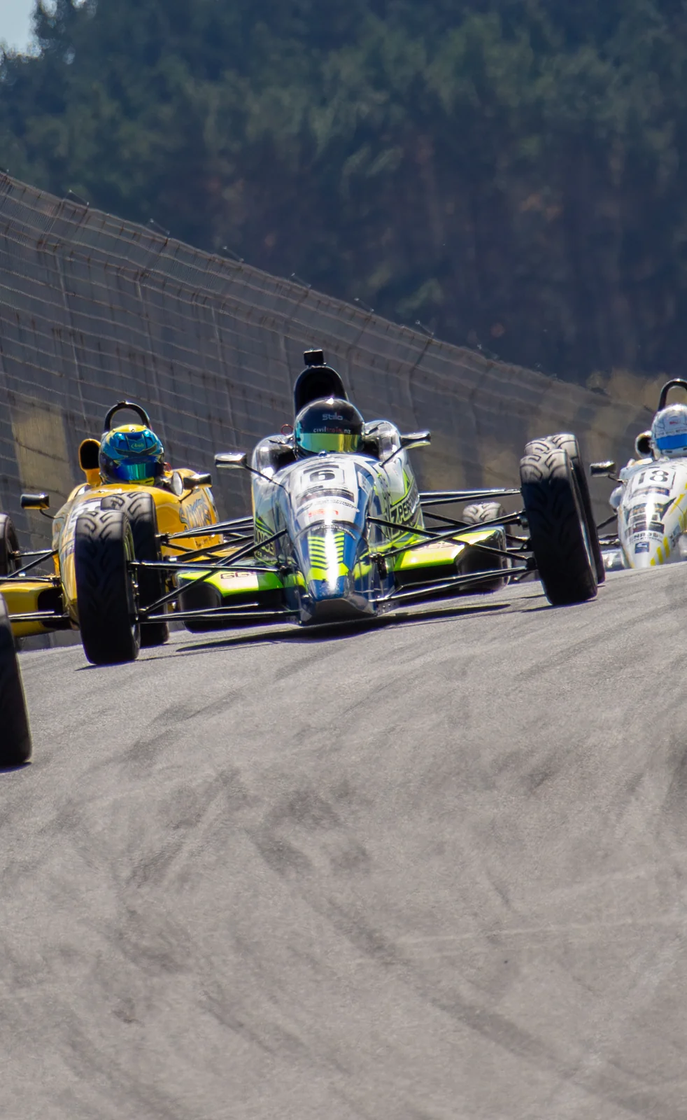 Blake Dowdall's #6 Formula Ford head-on at Hampton Downs.