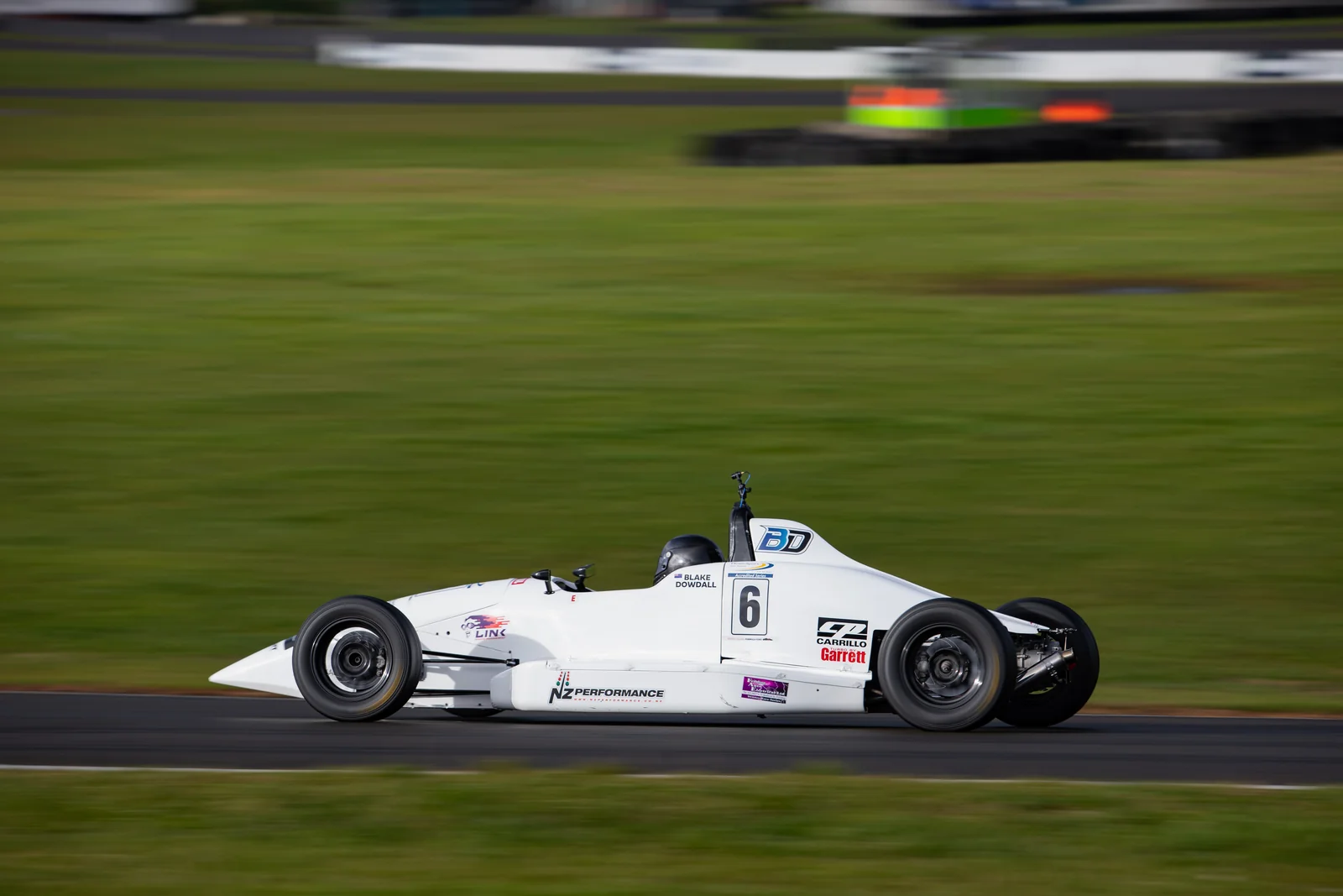 Blake Dowdall threads his #6 Formula Ford through a corner at Manfeild.